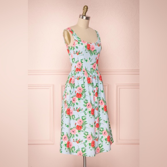 Small A-line soft blue and floral dress with pockets! - Picture 7 of 7